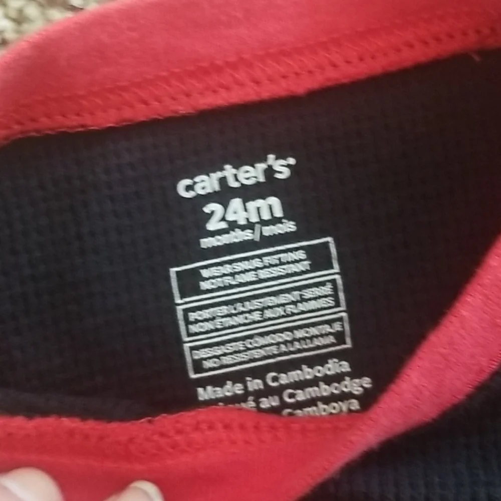 Carter's 24 month Santa 2 piece outfit - Picture 2 of 4